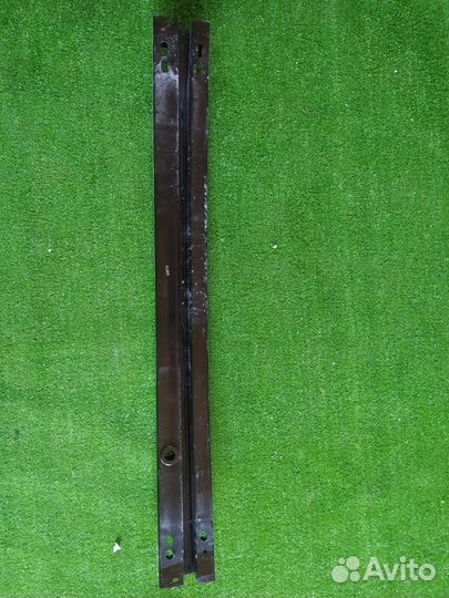 Усилитель бампера передний Toyota Camry