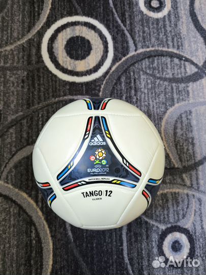 Футбольный мяч adidas tango 2012 glider