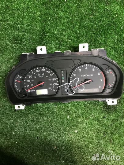 Панель приборов Mitsubishi Chariot Grandis N84W