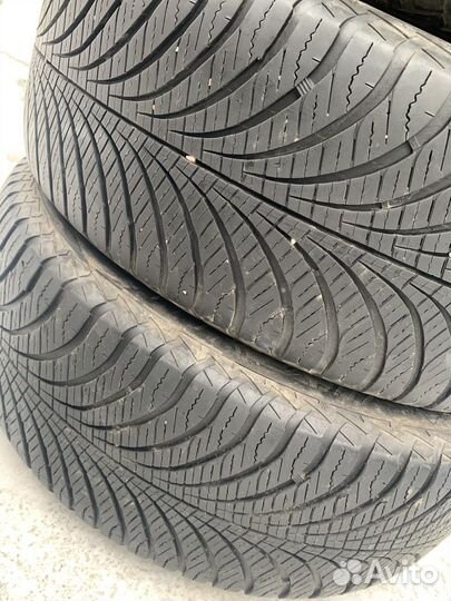 Goodyear Vector 4Seasons Gen-2 SUV 225/60 R17