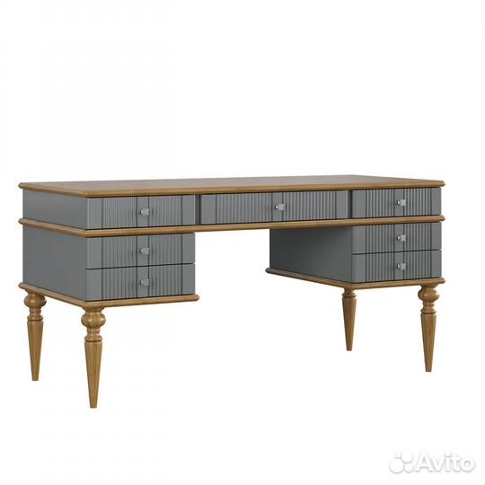 Письменный стол