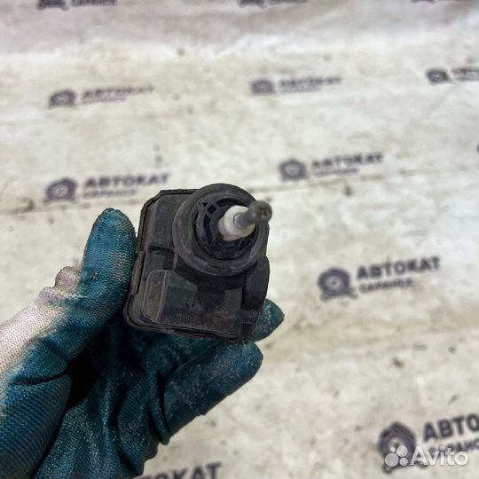 Корректор фары Opel Vectra B