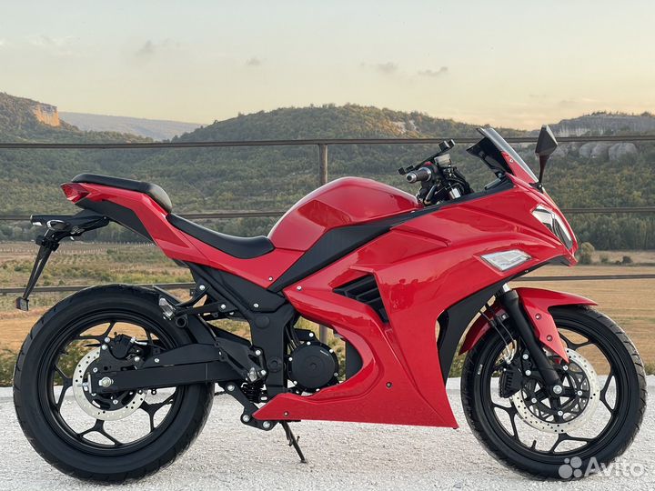 Электро мотоцикл Yamaha R3 5квт. 100Ah