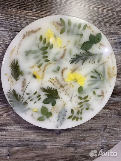 Вращающийся поднос из эпоксидной смолы