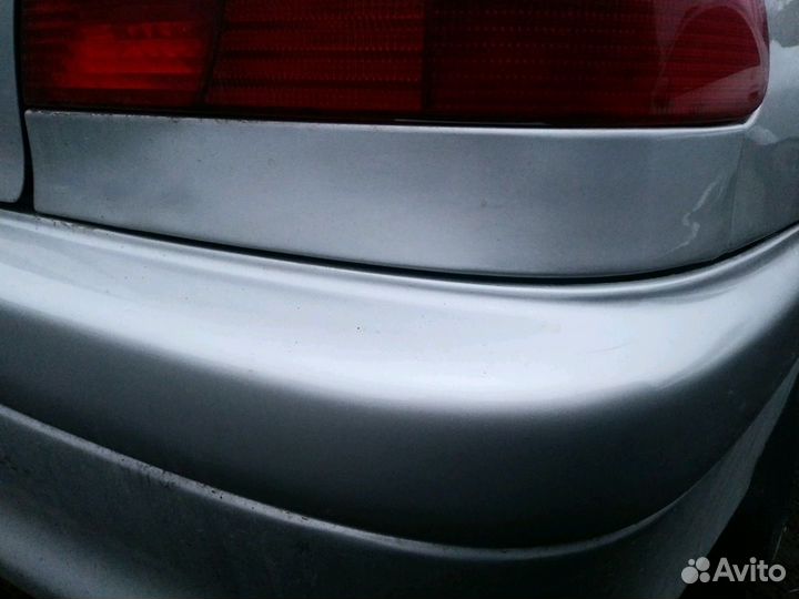 Задние подфарники Toyota Avensis t22