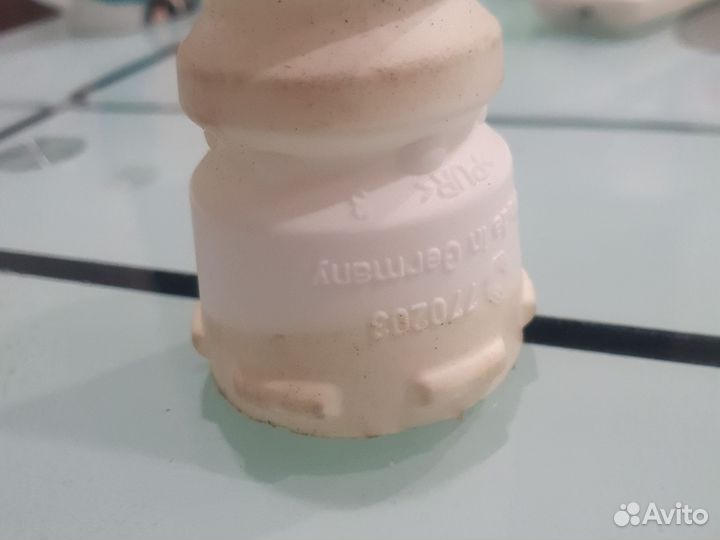 Отбоиник пер.аморт.VW tiguan '08touran '03