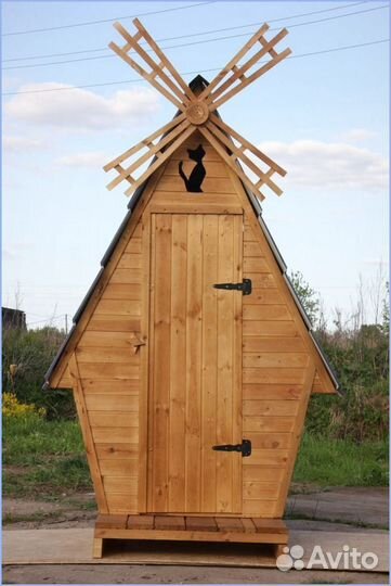 Уличный туалет с декором OMS