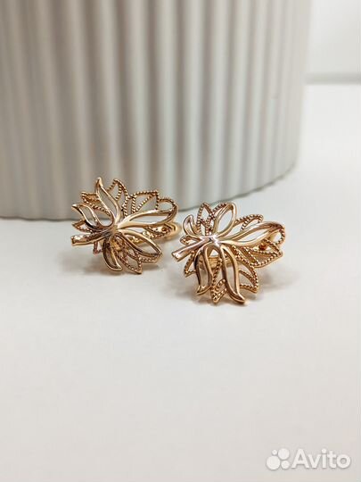 Серьги в форме листочков