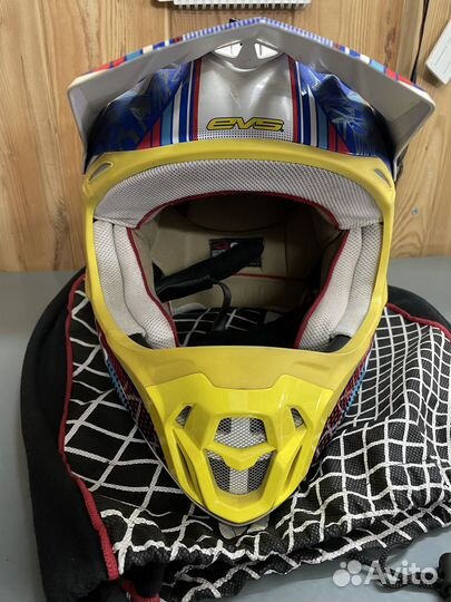 Мото экип (Шлем EVS T7, черепаха FOX)