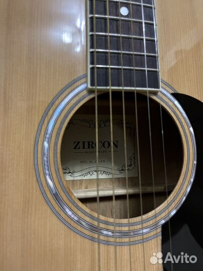 Акустическая гитара