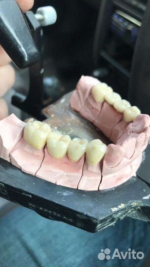 Зубной техник