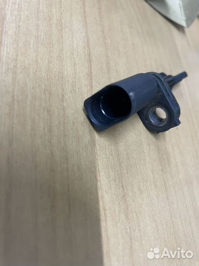 Датчик ABS задний Skoda Karoq