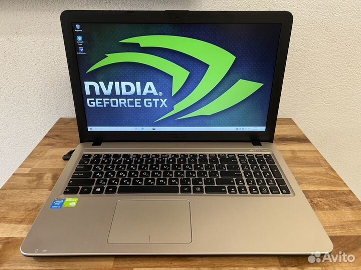 Игровой Asus i3-7020 8Gb DDR4 MX110 Full HD SSD256