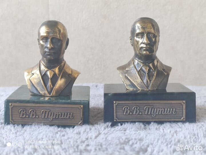 Бюст Путина из латуни на камне