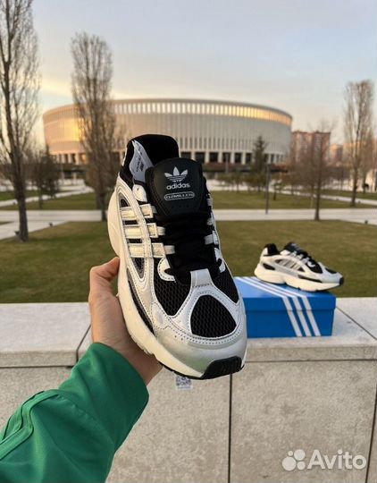 Кроссовки Adidas Ozmillen