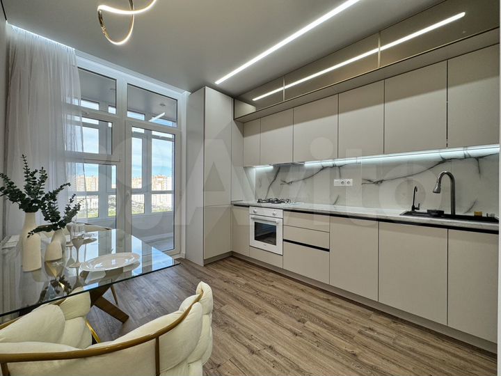 2-к. квартира, 57 м², 11/12 эт.