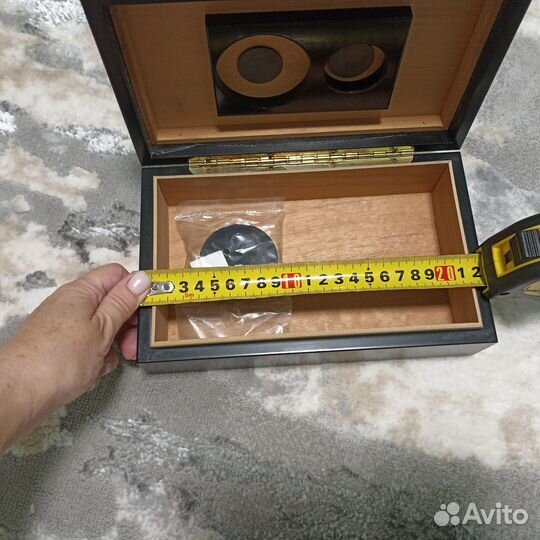 Коробка хьюмидорная