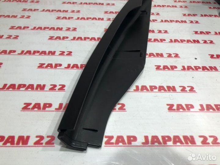 Крышка рейлинга передняя левая Mitsubishi Pajero 4