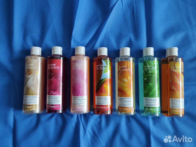 Набор гелей для душа Avon. Годовой запас