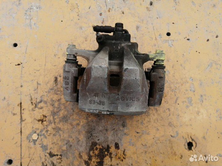 Суппорт передний правый Toyota Camry ACV40 2AZ