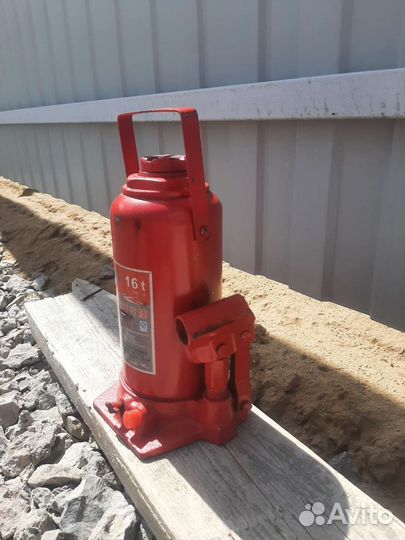 Домкрат гидравлический 16 тонн