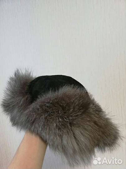 Зимняя шапка с мехом чернобурки