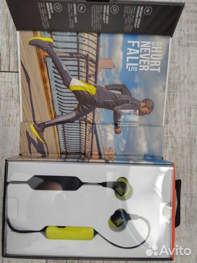 Беспроводные наушники JBL Endurance Run bt