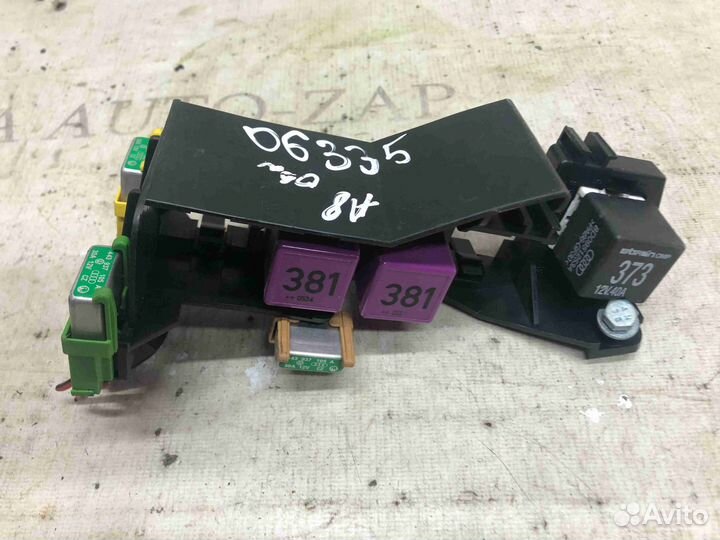 Блок предохранителей Audi A8 D3 (4E)