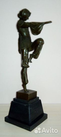 Бронзовая статуэтка