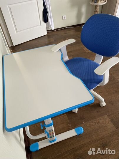 Стул и стол для школьника
