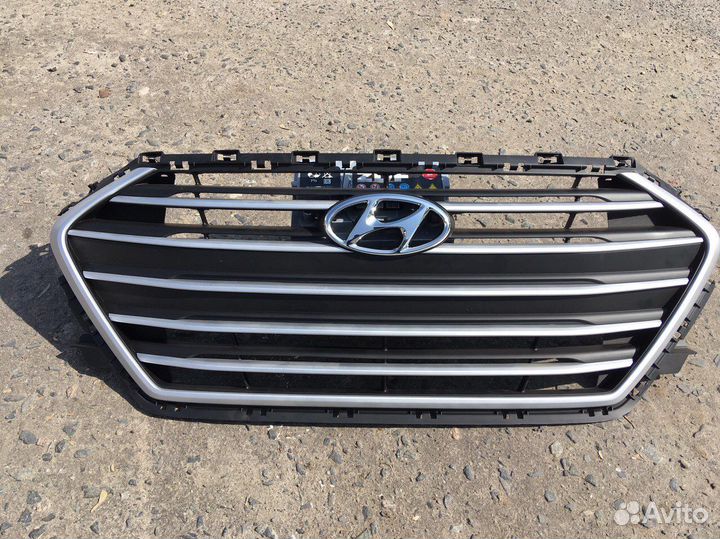 Решетка радиатора Hyundai Elantra