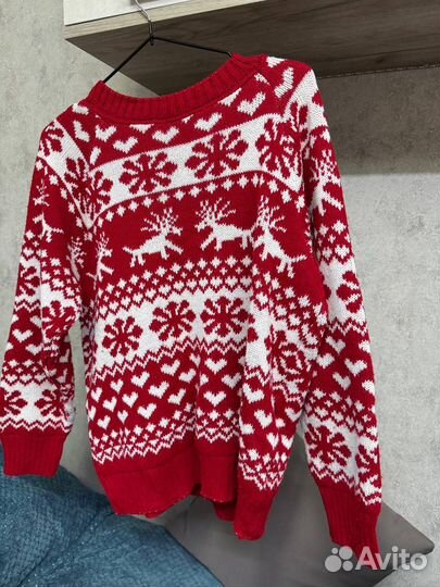 Свитер женский