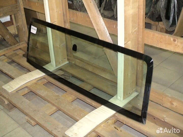 Стекло лобовое Jeep Wrangler