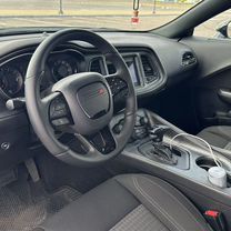 Dodge Challenger 3.6 AT, 2019, 49 500 км, с пробегом, цена 3 350 000 руб.