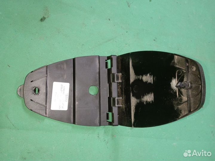 VW Passat (B6) VI кронштейн знака аварийной ост-ки