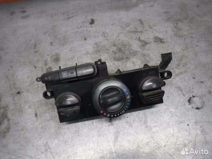Блок управления климат-контролем Toyota Vitz 1szfe