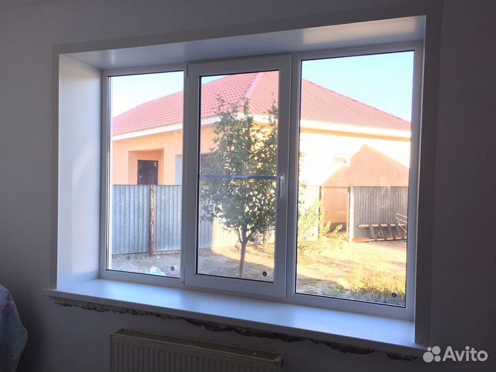 Окно с подоконником