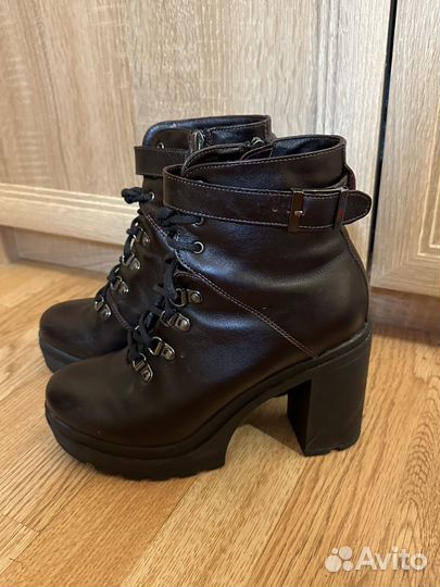 Ботинки женские