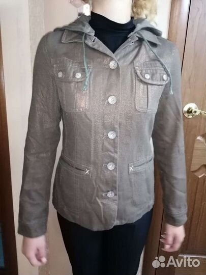 Ветровка женская р. 44