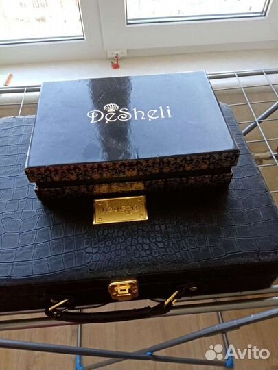 Массажёр для лица Desheli и чемоданчик Desheli