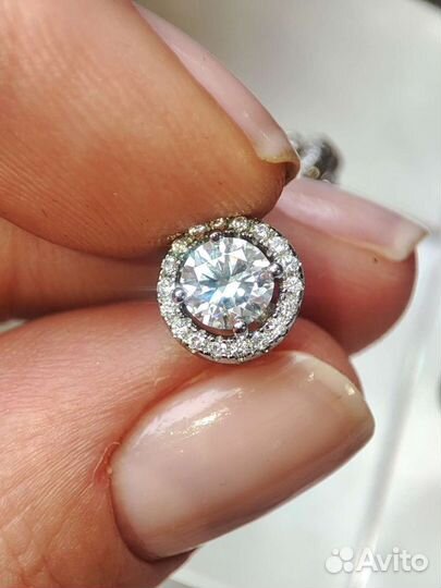 Серьги гвоздики с муассанитами 0,5 кар*2 D FL 925