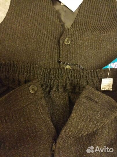 Праздничные и школьные костюмы для мальчика новые