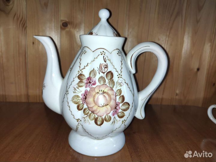 Сервиз фаянсовый 