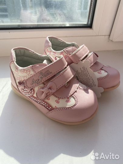 Ботинки для девочки 22 размер новые осень