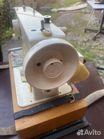 Швейная машина Чайка 132 М