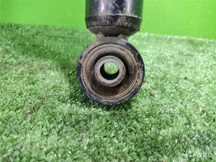 Стойка амортизатора передняя правая KIA Sorento 1