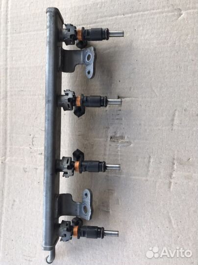 Топливная рампа Renault Sandero 2