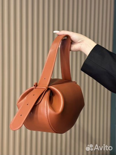 Сумка женская кожаная интересная форма