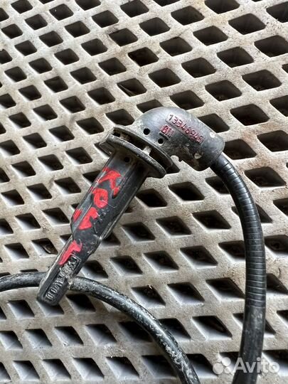 Датчик ABS задний Chevrolet Cruze 13346945