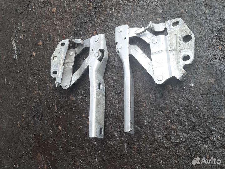 Петля капота фольксваген Пассат B6 Б6